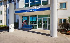 Motel 6-Whitby, On - Toronto East